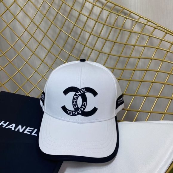 ๐โจAUTHENTICโจ๐CHANEL hat - Picture 1 of 8